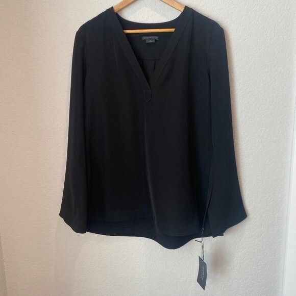 NWT Worth New York Black V-Neck Minimalist Tunic Bell Sleeves - Size Large - Picture 1 of 10